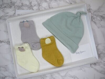 Newborn Gift Set Hippo's and Knotted Hat